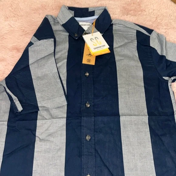 Button down - Picture 1 of 3